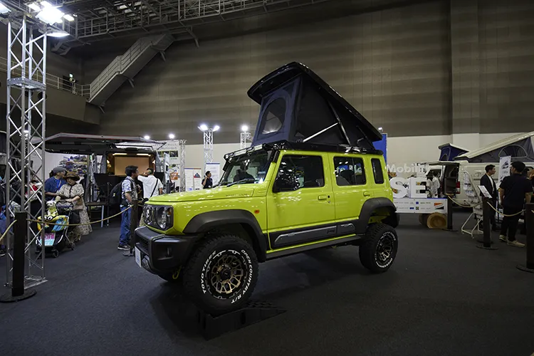 ホワイトハウスが展示したジムニー5ドア（東京キャンピングカーショー2024展示車両）